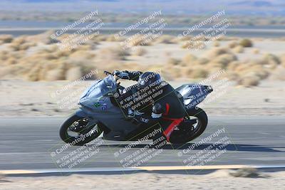 media/Jan-10-2025-CVMA Friday Practice (Fri) [[489e0da257]]/Group 4 and Trackday/Session 2 (Turn 4 Inside)/